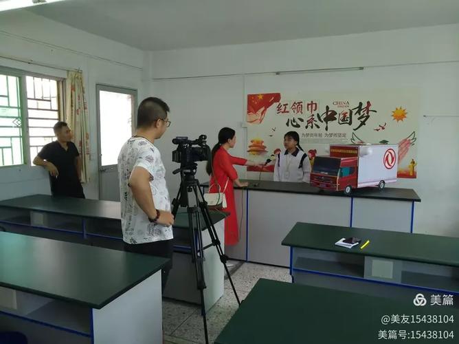 庵埠镇莫陇小学第二学期毕业暨结业典礼